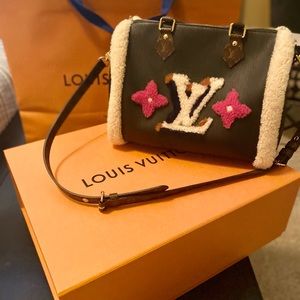 Authentic limited edition LV Calfskin Monogram Teddy Speedy Bandouliere 30